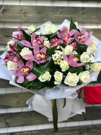 Букет цветов из: Розы и Хризантемы в Щемилово