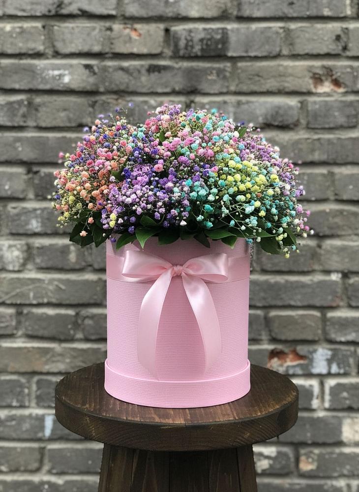Цветочная композиция из Гипсофила и Розы в шляпной коробке в Щемилово