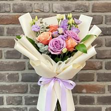 Букет цветов из:  Лизиантусы и Розы в Щемилово