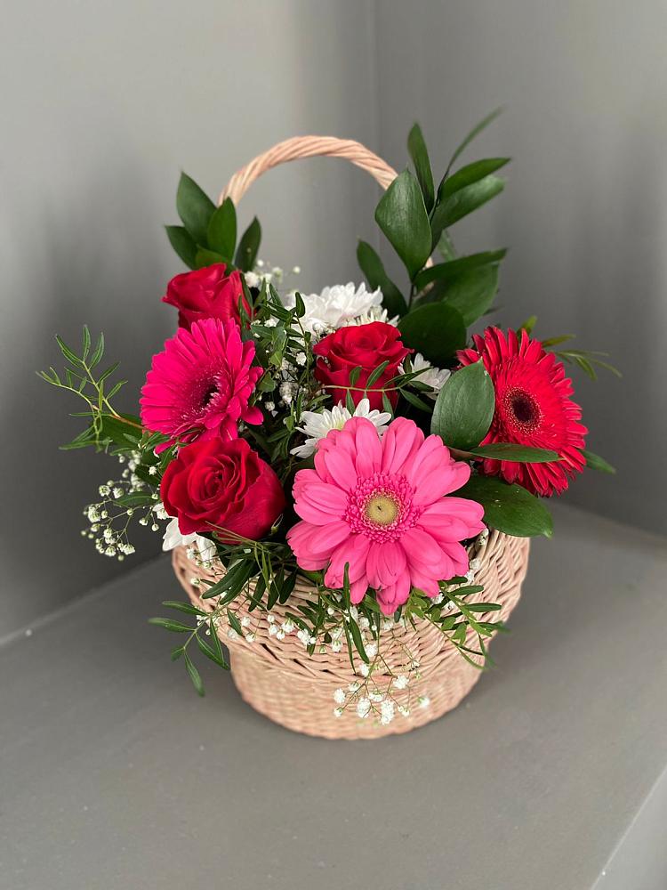 Цветочная композиция из Розы, Хризантемы и Герберы в корзине в Щемилово