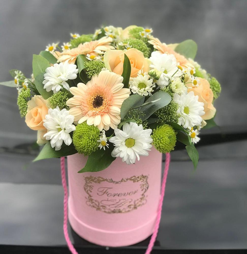 Цветочная композиция из Розы, Герберы и Хризантемы в шляпной коробке в Щемилово